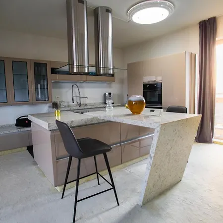 Thome Vlaicu Jacuzzi Apartment *